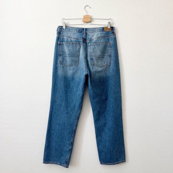 American Eagle 90’s Boyfriend high waisted Distressed Straight Leg Jeans Size 10 - Picture 6 of 13